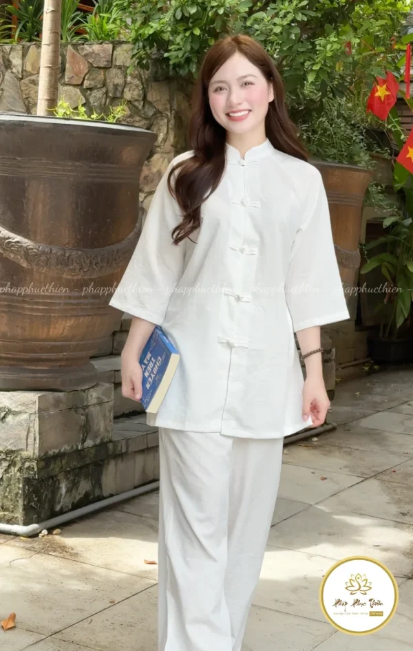 Đồ Lam Cổ Tàu Tà Dài Màu Trắng
