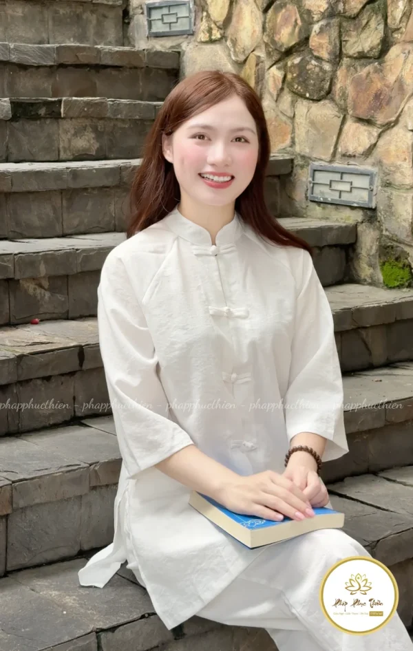 Đồ Lam Cổ Tàu Tà Dài Màu Trắng
