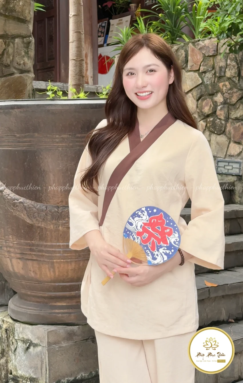 Đồ Lam Nhật Nữ Vạt Xéo Màu Kem