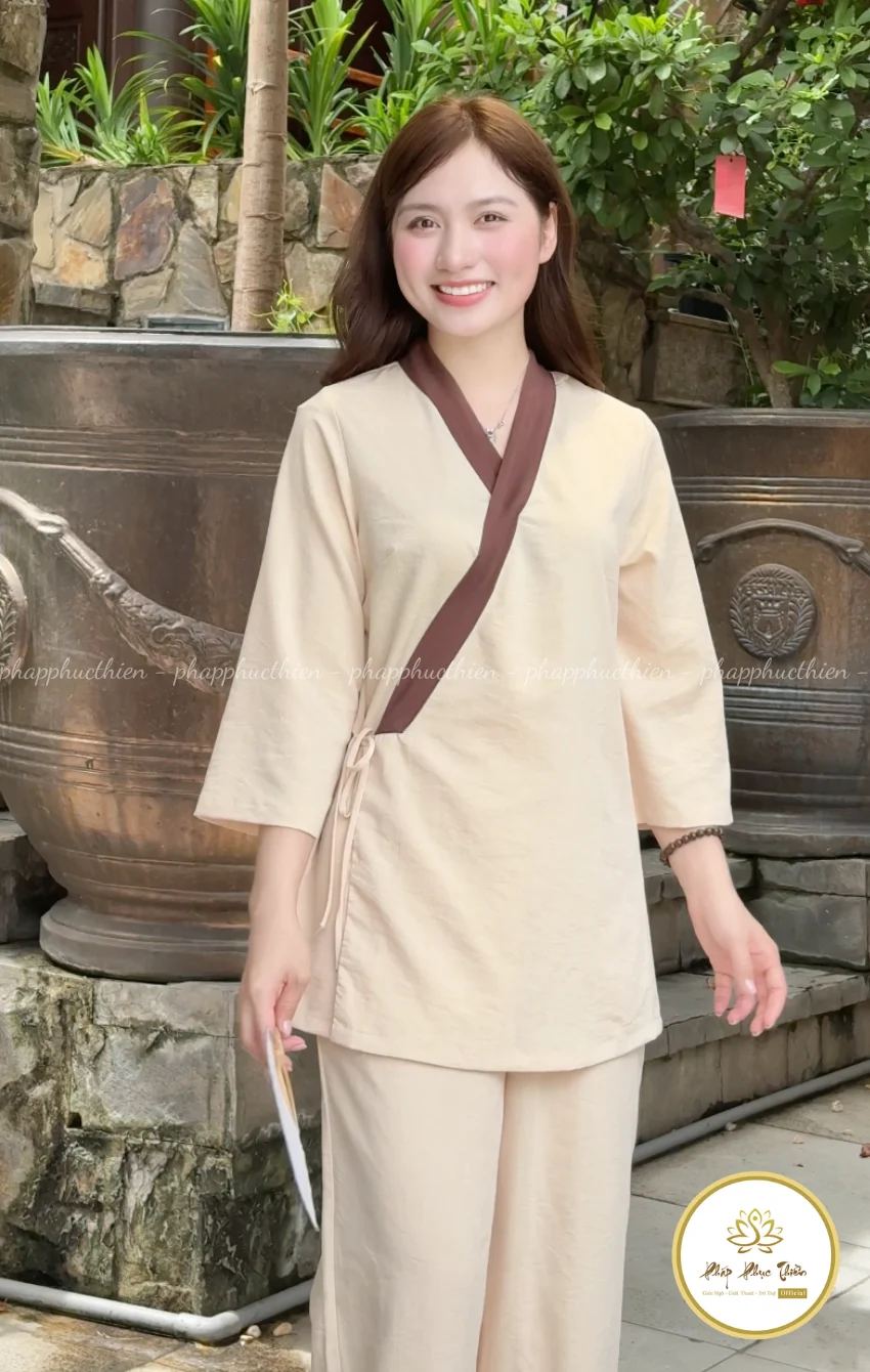 Đồ Lam Nhật Nữ Vạt Xéo Màu Kem