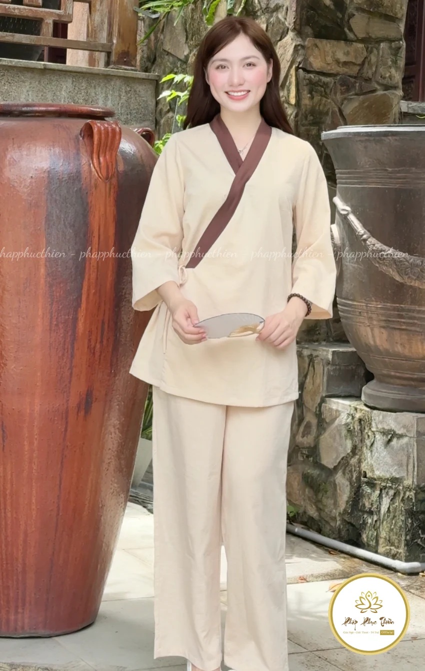 Đồ Lam Nhật Nữ Vạt Xéo Màu Kem