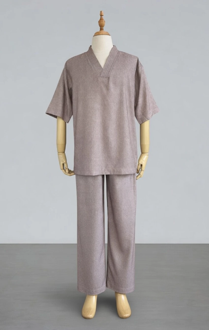 Loose gray short-sleeve tunic with a V-neck and matching wide-leg pants on a mannequin (loungewear set).